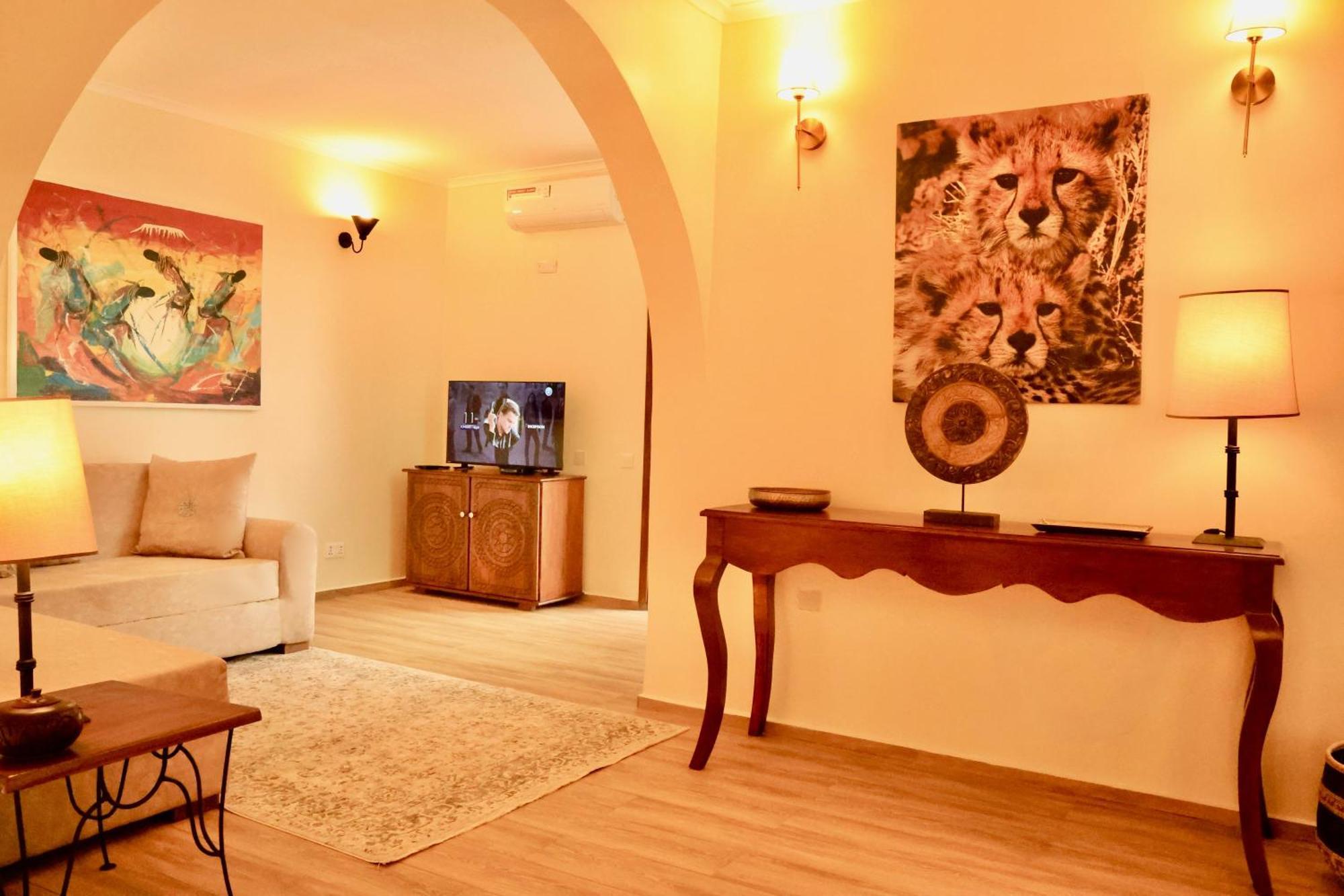 Pink Flamingo Boutique Hotel Moshi Extérieur photo