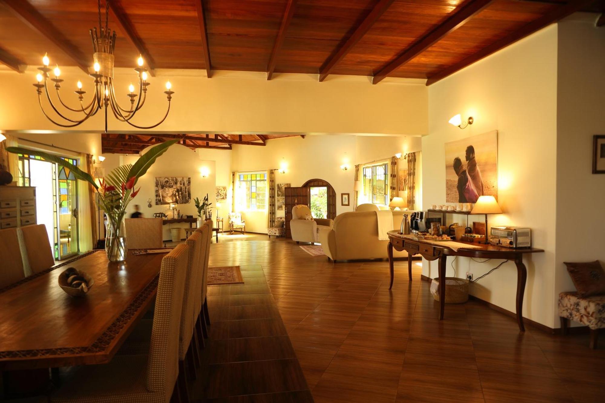 Pink Flamingo Boutique Hotel Moshi Extérieur photo